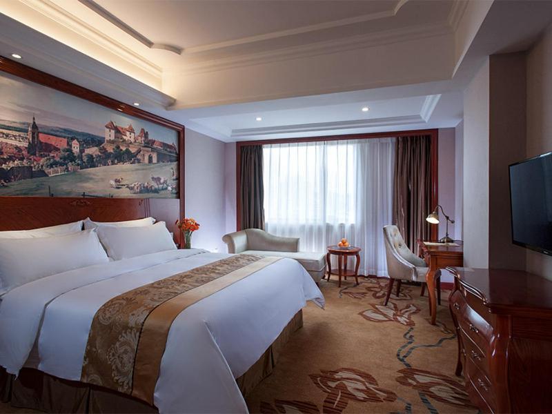 Vienna International Hotel Shaoguan Fengcailou Exterior photo
