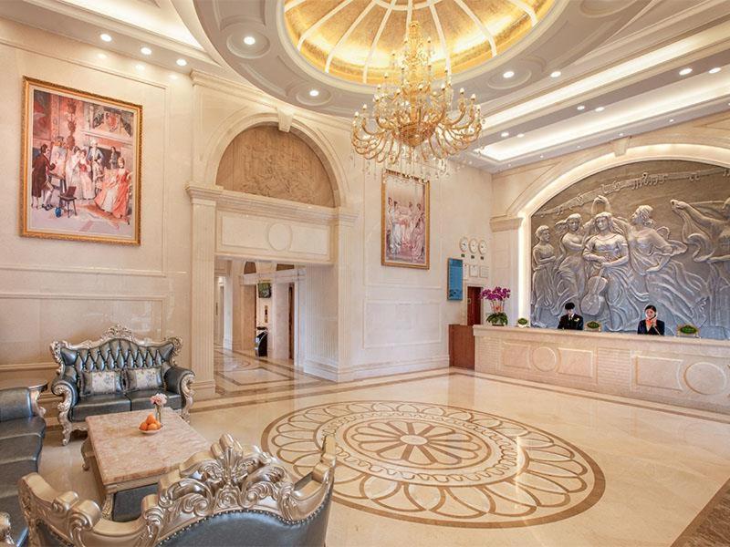 Vienna International Hotel Shaoguan Fengcailou Exterior photo